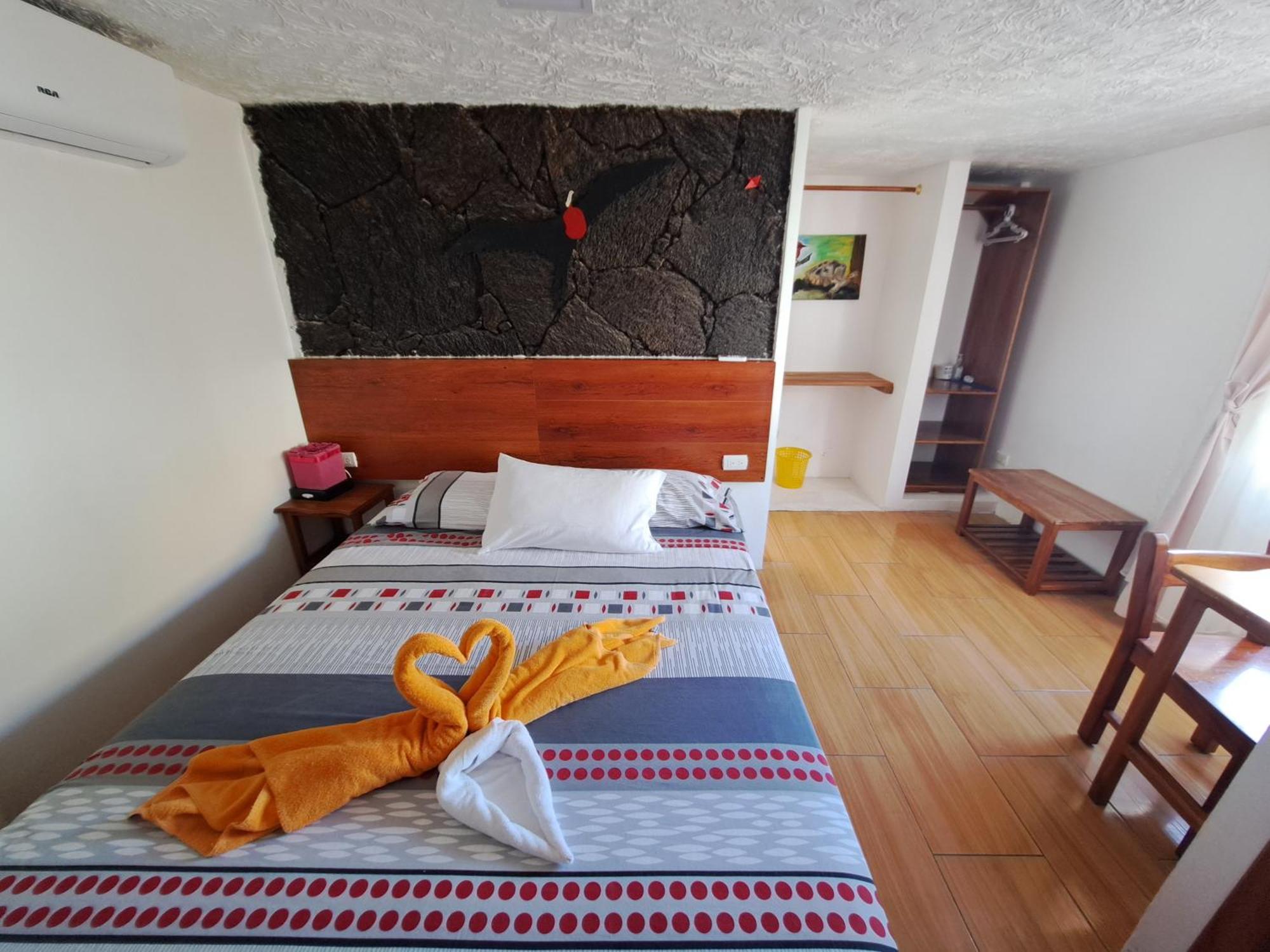 Hostal Tero Real Puerto Villamil Rum bild